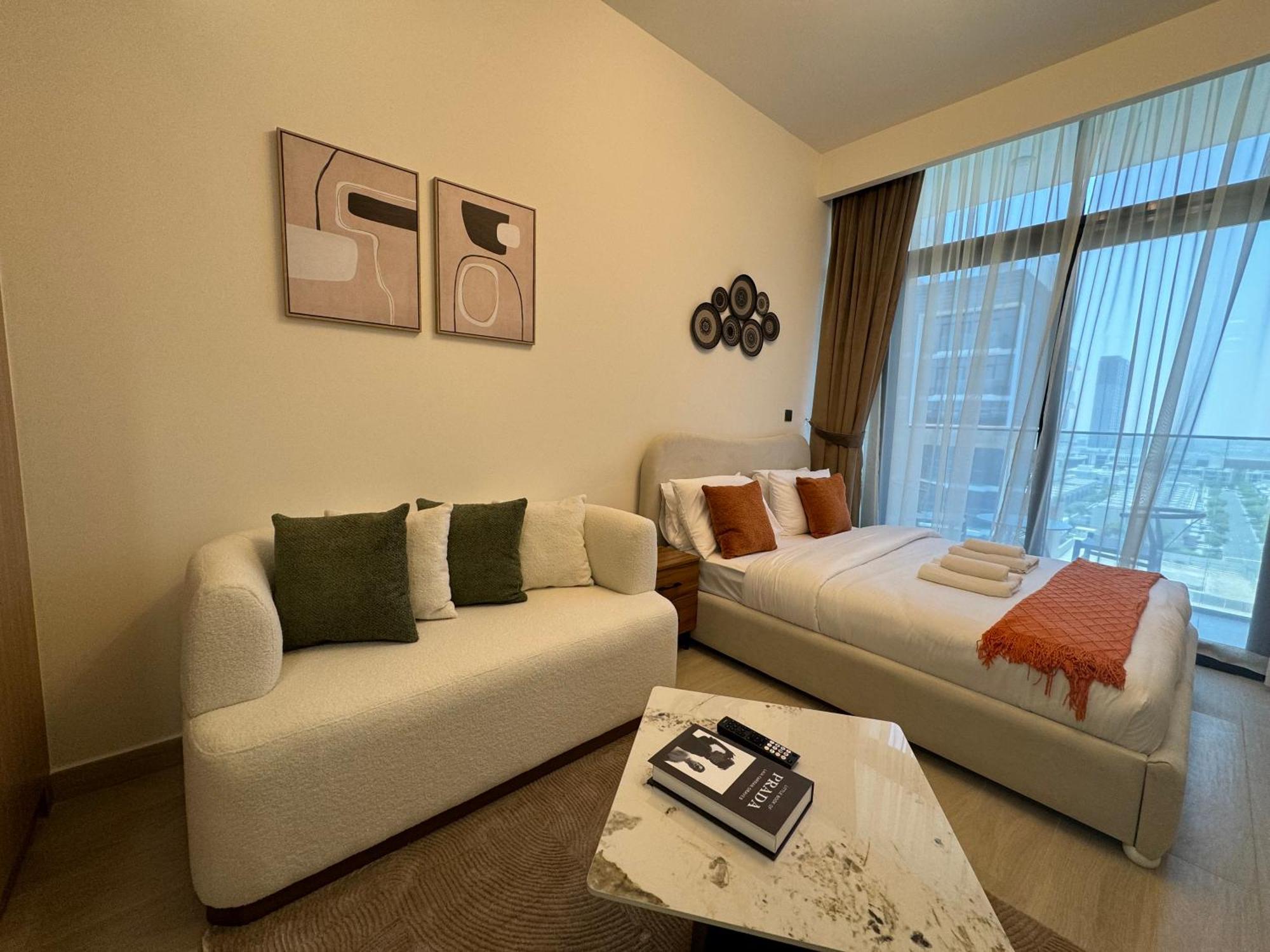 Ashri Hh, In Riviera Apartment Dubai